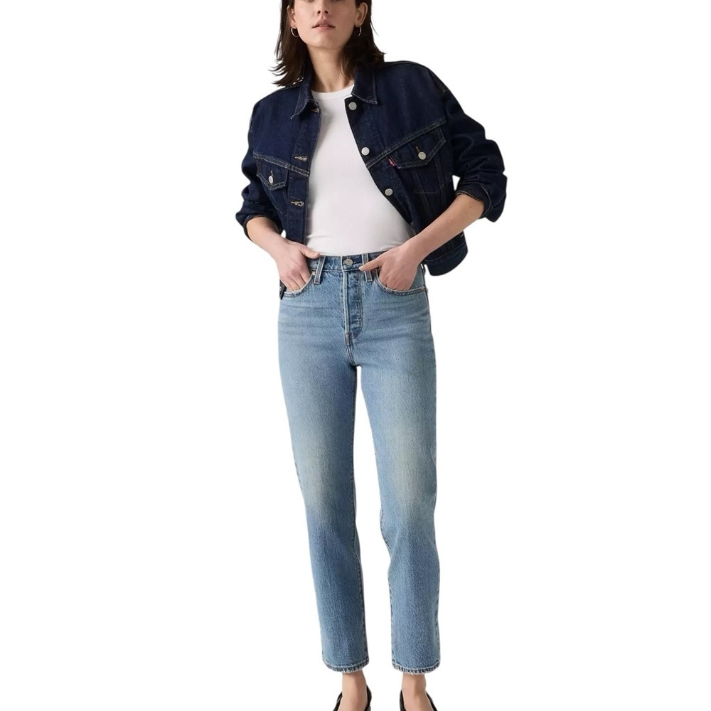 Levi's Premium Wedgie Straight Fit Cheeky Jean Sz 30X27” (10) Crop Med Wash